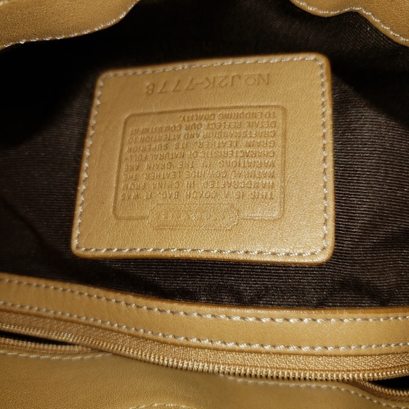 Coach shoulder purse - Picture 4 of 6